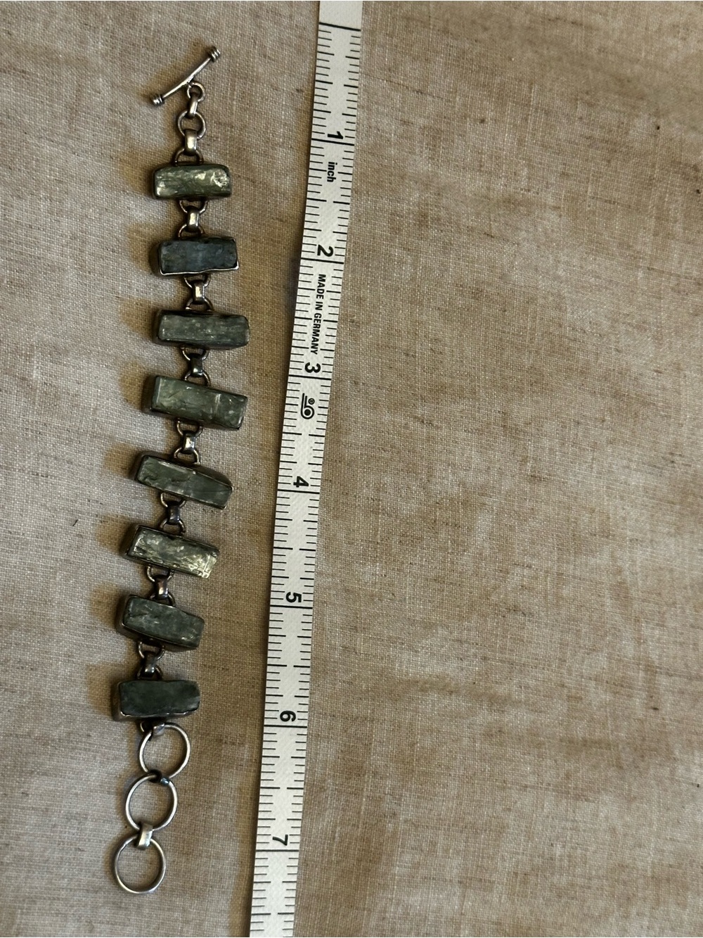 Green Crystal Rectangular Stone Link Bracelet - Picture 5 of 9